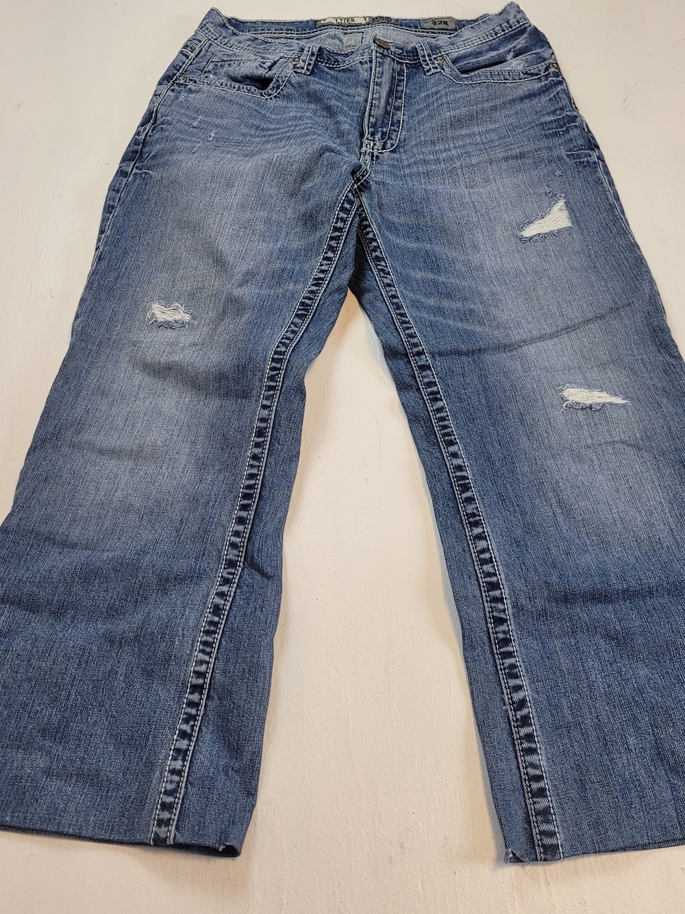 BKE Men's Straight Light Blue Distressed Jeans